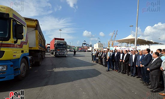جولة رئيس الوزراء بميناء الإسكندرية (8)