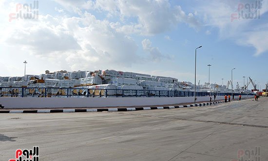 جولة رئيس مجلس الوزراء بميناء الإسكندرية (14)