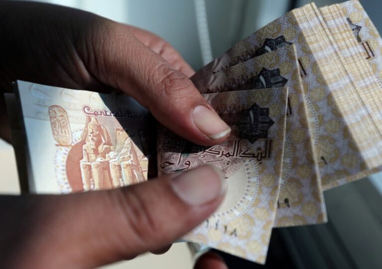 رسميًا ، بدأ التعويم الثالث .. البنك المركزي يخفض قيمة الجنيه والدولار يرتفع إلى 26.6 بواسطة Investing.com رسميًا ، بدأ التعويم الثالث .. البنك المركزي يخفض قيمة الجنيه والدولار يرتفع إلى 26.6 بواسطة Investing.com