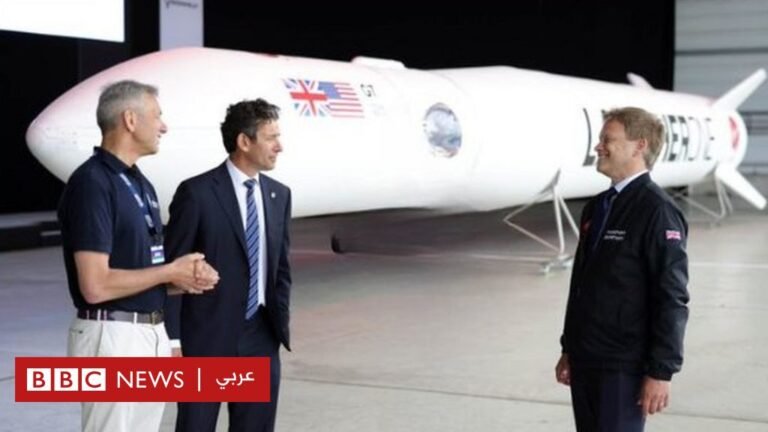 بوريس جونسون: وزير الأعمال البريطاني ينفي علمه بالتلاعب بصورة لإخراج رئيس الوزراء السابق منها

