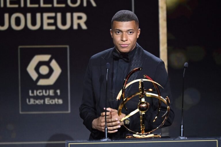 عرض وهمي من ريال مدريد يضم كيليان مبابي عرض وهمي من ريال مدريد يضم كيليان مبابي