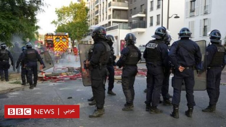 مظاهرات فرنسا: ماكرون يتهم المحتجين باستغلال قتل الصبي والحكومة تنشر 45 ألف شرطي تحسبا لأحداث شغب مظاهرات فرنسا: ماكرون يتهم المحتجين باستغلال قتل الصبي والحكومة تنشر 45 ألف شرطي تحسبا لأحداث شغب
