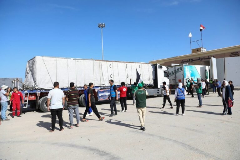 المساعدات التي تدخل غزة ستذهب إلى الجنوب ولن يسمح بدخول الوقود

