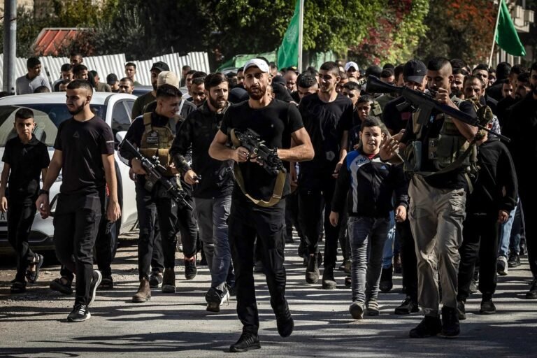 "حرب الضفة الغربية" تتزامن مع غزة

