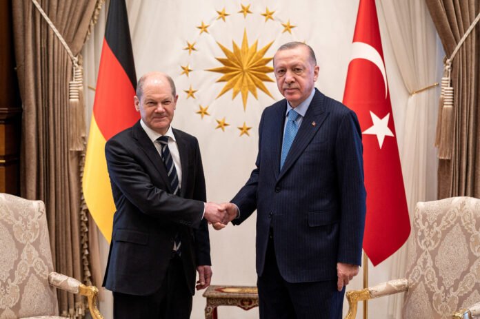 رغم الحسابات الاقتصادية.. هل تلقي حرب غزة بظلالها على زيارة أردوغان لألمانيا؟

