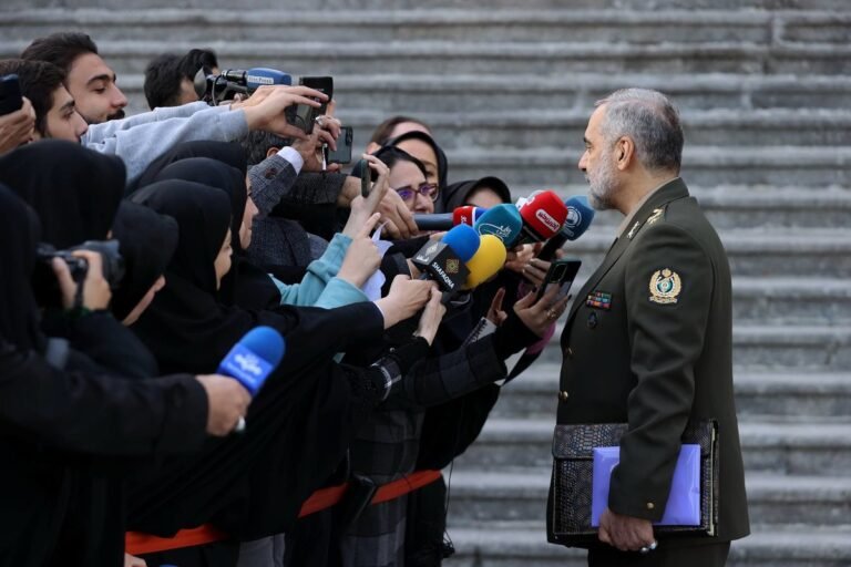 طهران تحذر واشنطن من مغبة تشكيل قوة عمليات خاصة في البحر الأحمر

