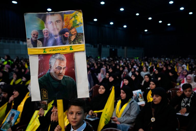 بعد "ضربة تلو الأخرى".. الحرس الثوري الإيراني يرد بـ"الصبر الاستراتيجي"

