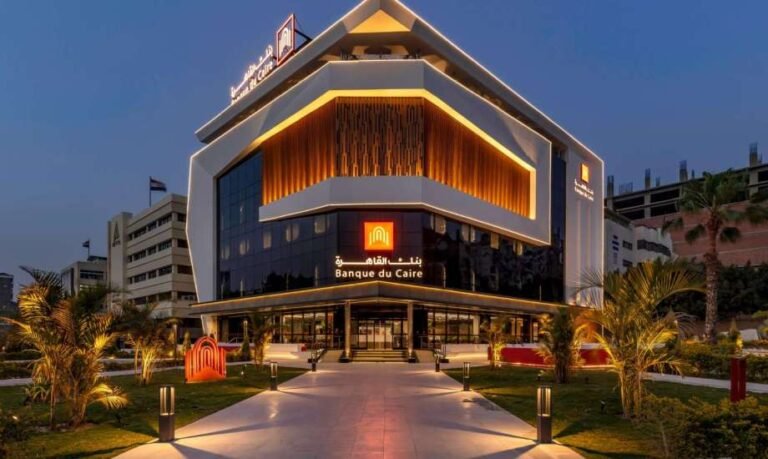  يعلن بنك القاهرة عن حاجته لموظفين جدد للتعيين في 4 محافظات.  "المؤهلات المطلوبة ورابط التقديم"

