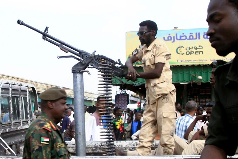 الحرب في السودان.. من يدعم حميدتي ومن يدعم البرهان؟

