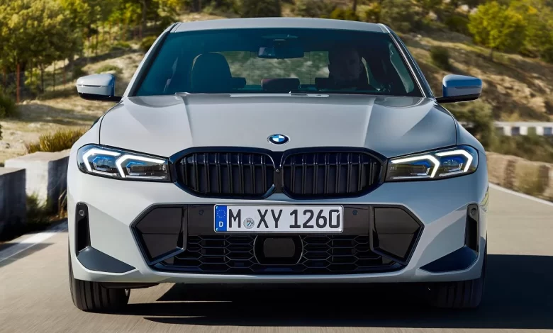 احصل على سيارة BMW 320i 2024 المميزة بسعر خيالي