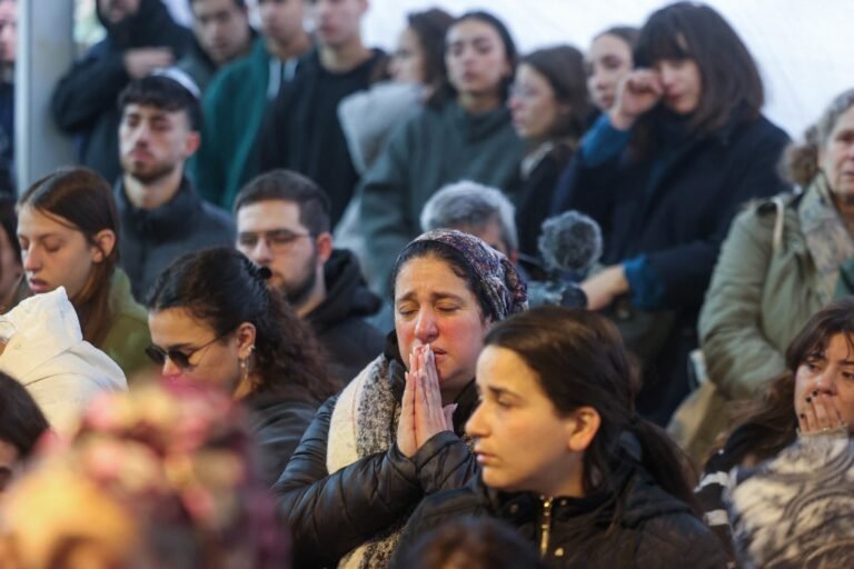 5 إسرائيليات مختطفات ملطخات بالدماء.. فيديو “الضغط” على نتنياهو

