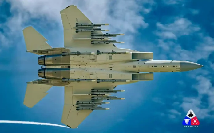 بوينغ تعرض الطائرة F-15QA Advanced Eagle الحديثة التي تحمل 12 صاروخ جو-جو من طراز AIM-120

