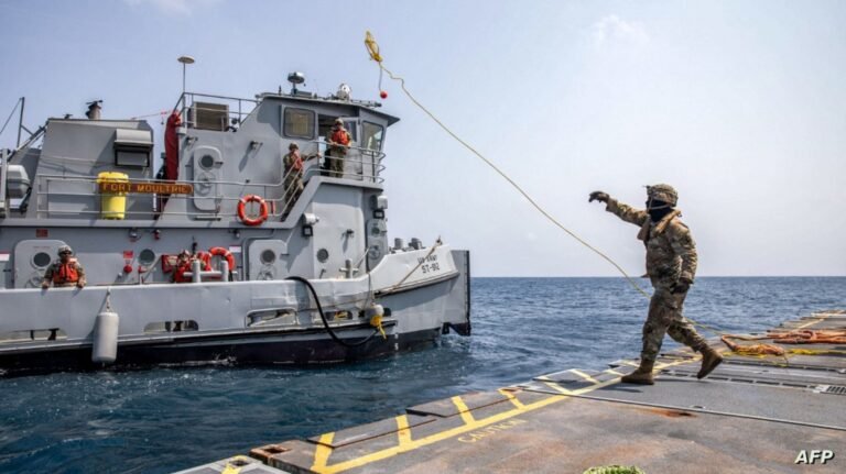 قامت القيادة المركزية بتفكيك الرصيف المؤقت بسبب الأمواج ونقله إلى أشدود

