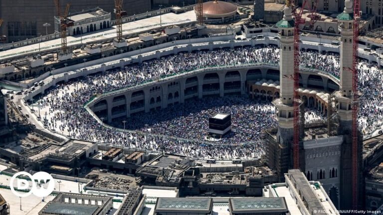 مئات الوفيات.. مصريون يروون لـ DW عربية "مأساة" الحج - DW - 19/06/2024

