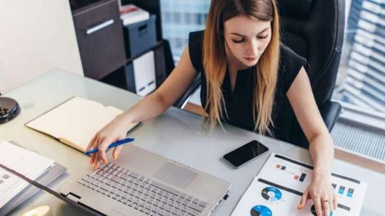 4 وظائف حكومية تغلق التقديم خلال أيام.. "الفرصة المناسبة" - أي خدمة

