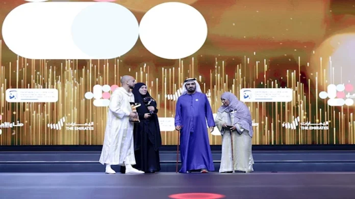 من بينهم مصرية .. محمد بن راشد يكرم أولئك الذين تأهلوا لنهائيات صانعي الأم

