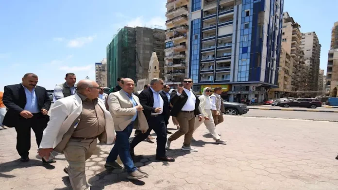 يتفقد وزير الإسكان وحاكم الإسكندرية مشروع توسيع وتطوير الكورنيش

