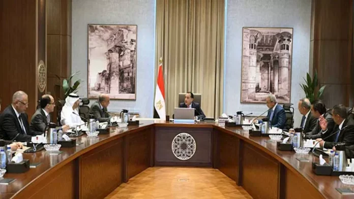 Madbouly: نهدف إلى رفع حصة الطاقة المتجددة إلى 60 ٪ بحلول عام 2040

