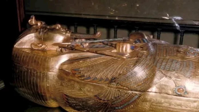 بعد إغلاق قاعة توت عنخ آمون.. 10 صور نادرة لمقتنيات بعد إغلاق قاعة توت عنخ آمون.. 10 صور نادرة لمقتنيات الملك الذهبي