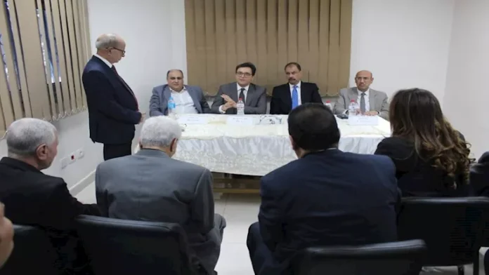 وزير الثقافة يجتمع بالمثقفين بسوهاج لبحث آليات تطوير منظومة العمل وزير الثقافة يجتمع بالمثقفين بسوهاج لبحث آليات تطوير منظومة العمل الثقافي ب