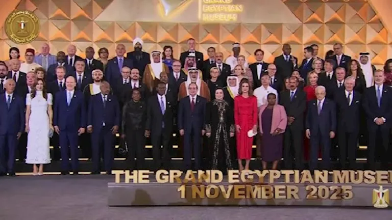 حدث منتصف الليل| افتتاح أسطوري للمتحف الكبير.. وخطة حكومية لتعظيم الدخل

