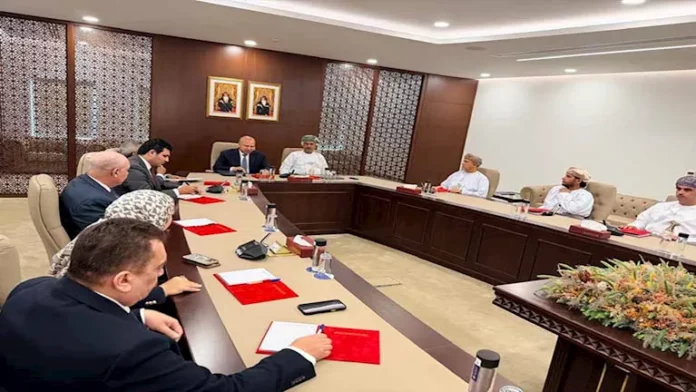 كامل الوزير من مسقط: ندعو الشركات العمانية لإنشاء منطقة صناعية في مصر

