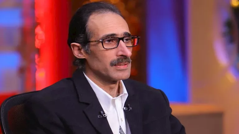 مجدي الجلاد يعلق على قرار إنهاء إعفاء "الهواتف الأجنبية".. ويقترح حل المشكلة

