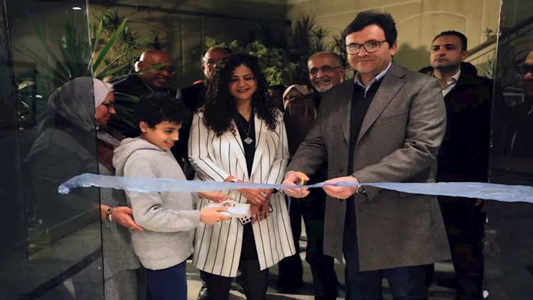 وزير الثقافة يفتتح المعرض الاستعادي “الحياة.. الحب.. الموت”

