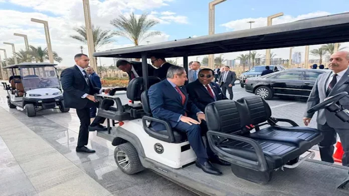 تفاصيل زيارة رئيس الوزراء السوداني للعاصمة الجديدة تفاصيل زيارة رئيس الوزراء السوداني للعاصمة الجديدة