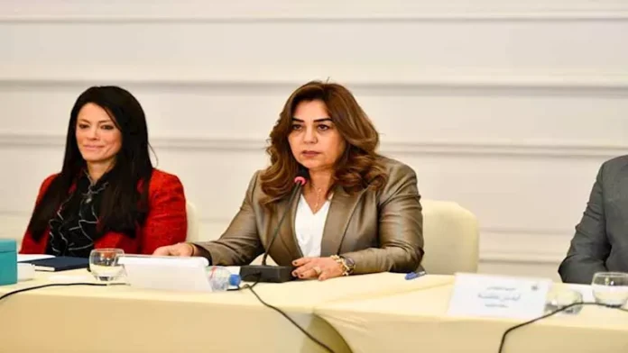 وبحضور بعثة البنك الدولي ترأس المشاط وعوض اجتماعا حول “إدارة وبحضور بعثة البنك الدولي ترأس المشاط وعوض اجتماعا حول “إدارة تلوث الهواء”.