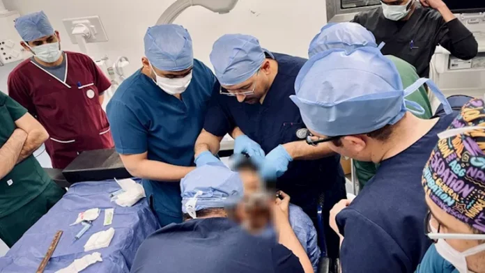 الرعاية الصحية: الدعم المستمر للطواقم الطبية وتوسيع نطاق جراحات الأعصاب

