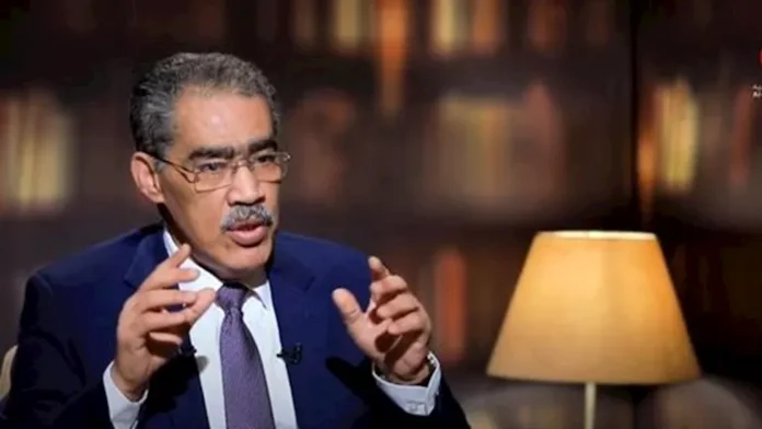 النشرة الحوارية كامل الوزير يكشف حقيقة ديون المواصلات.. وضياء رشوان يقارن...

