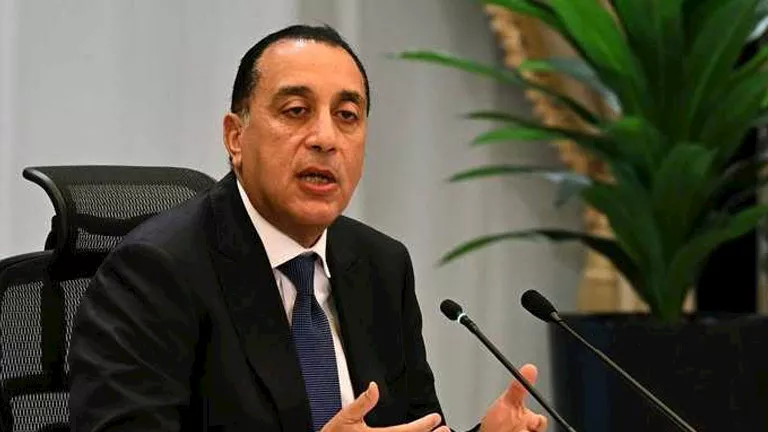 مدبولي: استثناء المصانع والمنازل ومنشآت الإنتاج من خطة ترشيد الكهرباء

