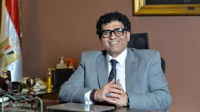 وزير الثقافة يقيل علاء عبد السلام من رئاسة دار الأوبرا المصرية

