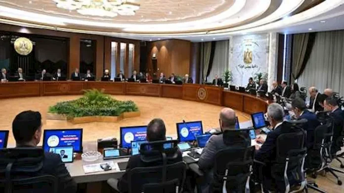 هل يوم الأحد عطلة رسمية؟ رد حاسم من الحكومة

