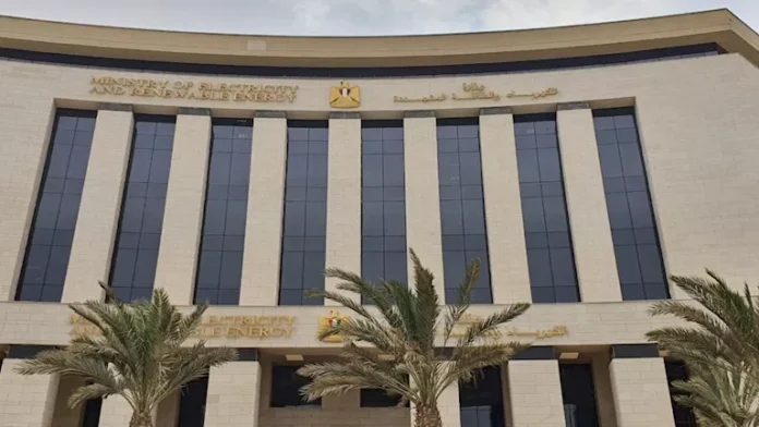 خط كهرباء عملاق بخليج السويس لدعم الطاقة النظيفة

