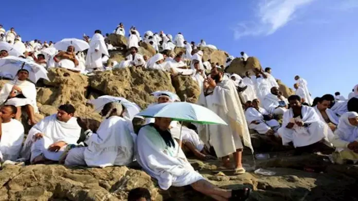 غرفة السياحة تكشف ضوابط الحج نيابة عن الحاج وتحذر من المخالفين

