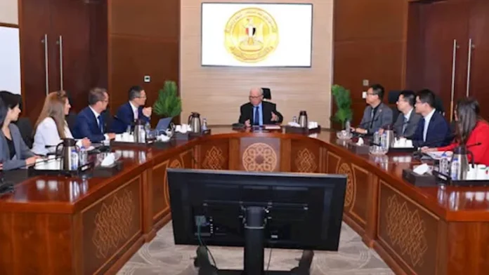 الحكومة تبحث مع هواوي توطين التكنولوجيا وزيادة استثماراتها في مصر

