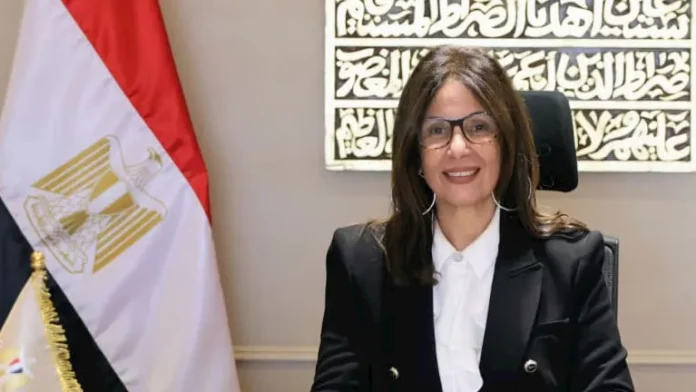 بعد استقالتها.. القصة الكاملة لأزمة وزيرة الثقافة

